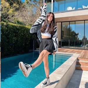 Meet your Posher, Tonnette